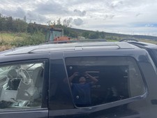 mitsubishi shogun rear glass +